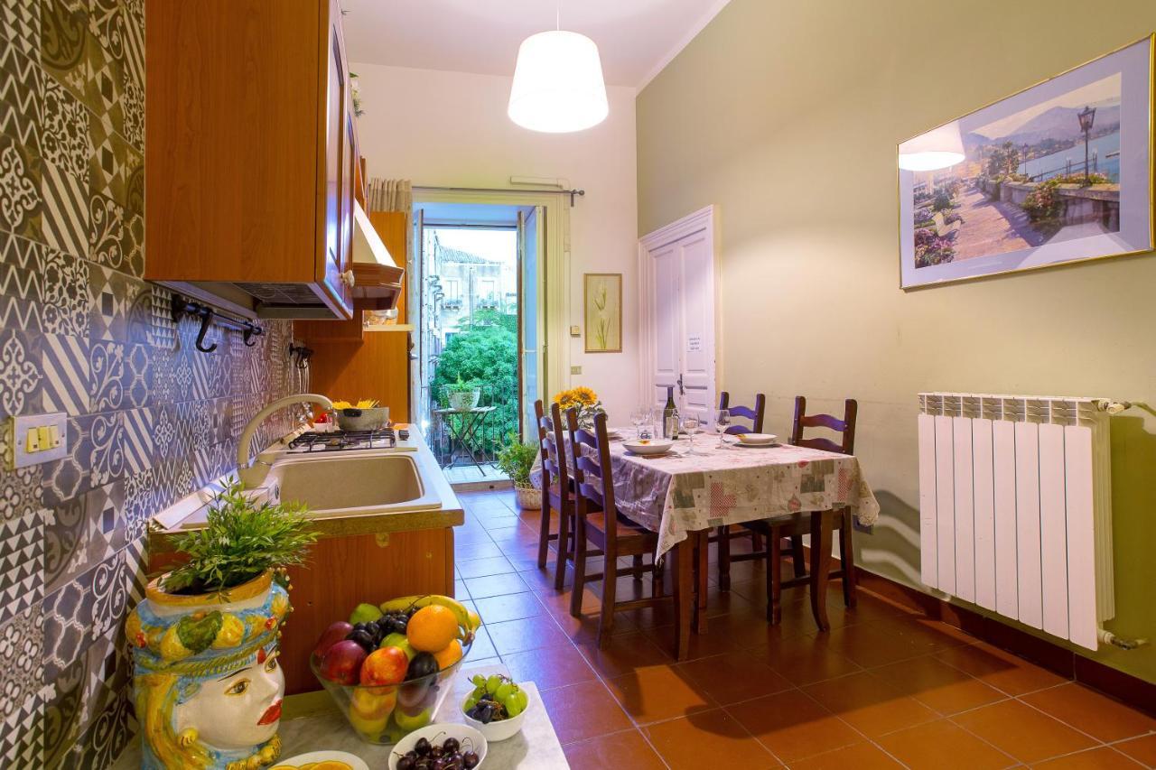 Apartmán Bruca House Katánie Exteriér fotografie